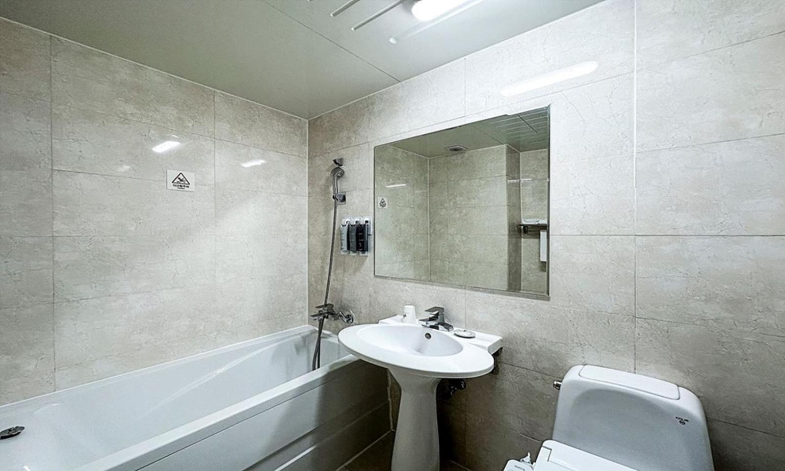 Gumi Time Hotel ภายนอก รูปภาพ